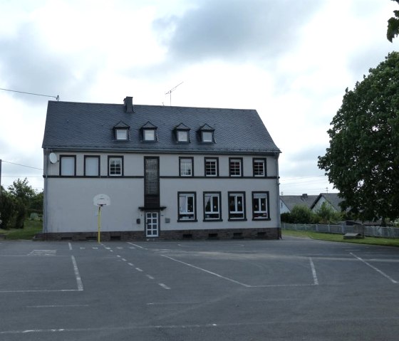 Kirchwald elementary school, © Foto: Ortsgemeinde Kirchwald, Quelle: Touristik-Büro Vordereifel Kirchwald elementary school, © Foto: Ortsgemeinde Kirchwald, Quelle: Touristik-Büro Vordereifel