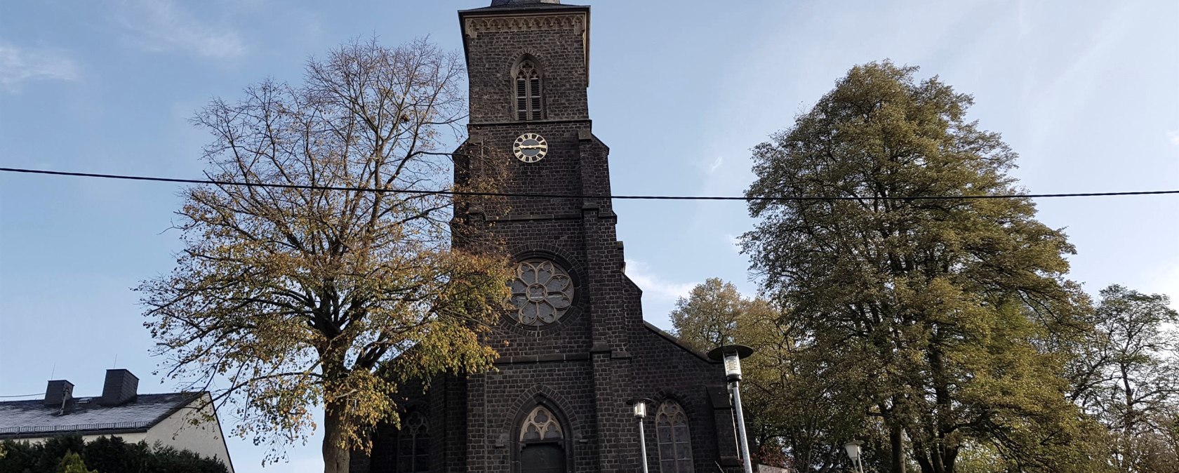 Kirche Ettringen St. Maximin und Anna, © Foto: Svenja Schulze-Entrup, Quelle: Touristik-Büro Vordereifel Kirche Ettringen St. Maximin und Anna, © Foto: Svenja Schulze-Entrup, Quelle: Touristik-Büro Vordereifel
