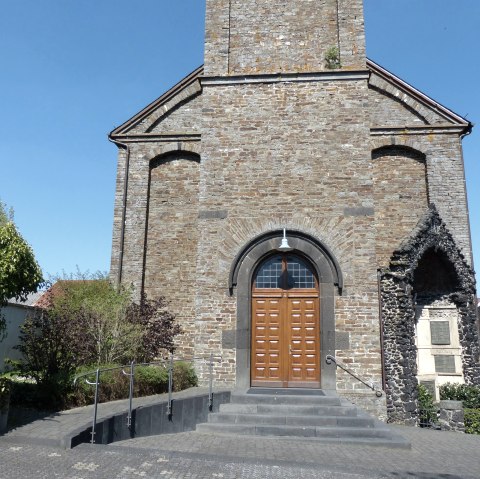 Pfarrkirche in Boos, © Foto: Svenja Schulze-Entrup, Quelle: Touristik-Büro Vordereifel Pfarrkirche in Boos, © Foto: Svenja Schulze-Entrup, Quelle: Touristik-Büro Vordereifel