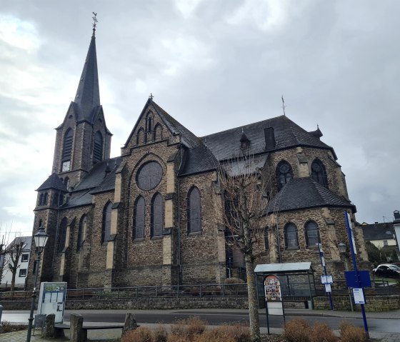 Der Eifeldom in Langenfeld, © Touristik-Büro Vordereifel Der Eifeldom in Langenfeld, © Touristik-Büro Vordereifel