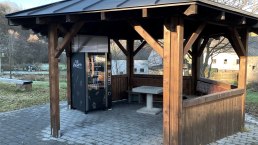 Hütte mit Versorgungsautomat, © Frank Fuchs Hütte mit Versorgungsautomat, © Frank Fuchs