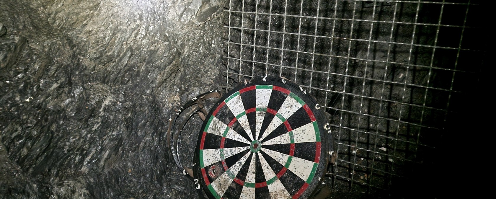 Dart in der Bergmannshütte der Grube Bendisberg, © Svenja Schulze-Entrup Dart in der Bergmannshütte der Grube Bendisberg, © Svenja Schulze-Entrup