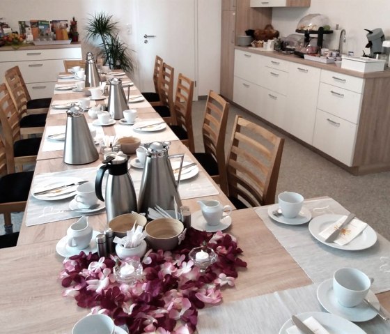 große Frühstückstafel große Frühstückstafel