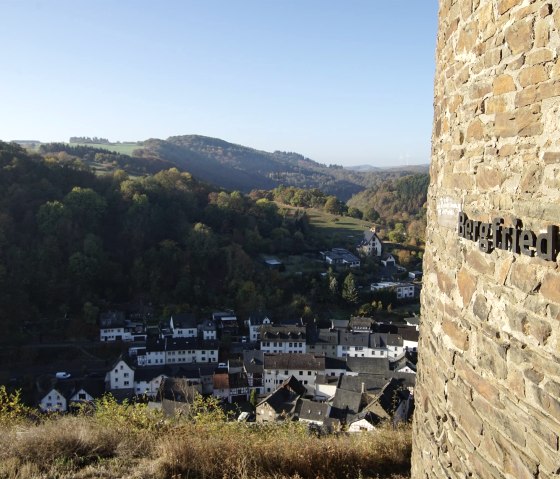 Blick von der Burgruine auf Monreal, © Foto: Laura Rinneburger, Quelle: Touristik-Büro Vordereifel Blick von der Burgruine auf Monreal, © Foto: Laura Rinneburger, Quelle: Touristik-Büro Vordereifel