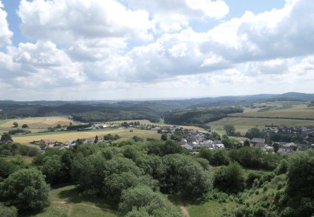 Blick auf Boos vom Booser Eifelturm, © Foto: Svenja Schulze-Entrup, Quelle: Touristik-Büro Vordereifel Blick auf Boos vom Booser Eifelturm, © Foto: Svenja Schulze-Entrup, Quelle: Touristik-Büro Vordereifel