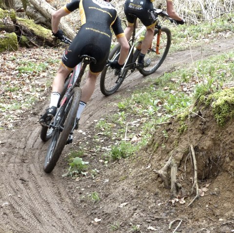 Mountainbiker in der Eifel beim Bulls Cup in Boos, © Michael Augel Mountainbiker in der Eifel beim Bulls Cup in Boos
