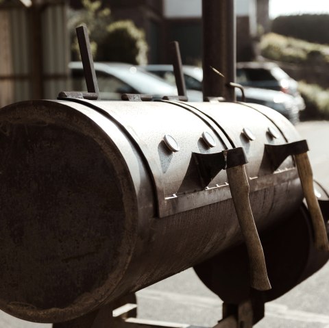Smoker in front of the Eifelschenke, © VerBildLicht Fotografie Smoker in front of the Eifelschenke, © VerBildLicht Fotografie