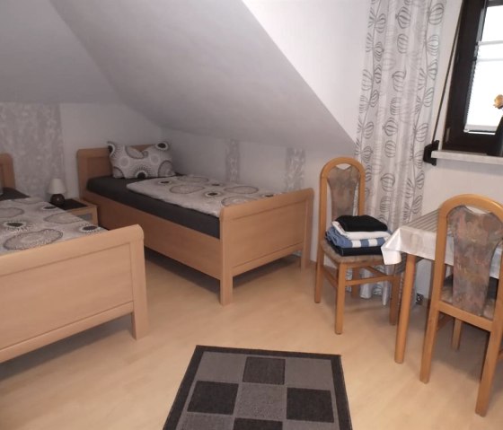 Zweibett - (Doppelzimmer) - Obergeschoß Zweibett - (Doppelzimmer) - Obergeschoß