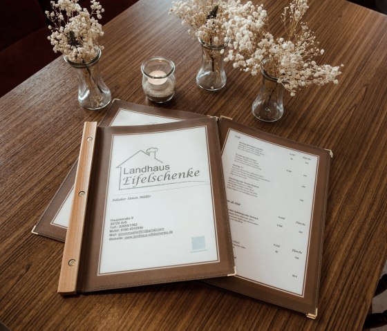 Speisekarte Landhaus Eifelschenke, © VerBildLicht Fotografie Speisekarte Landhaus Eifelschenke, © VerBildLicht Fotografie