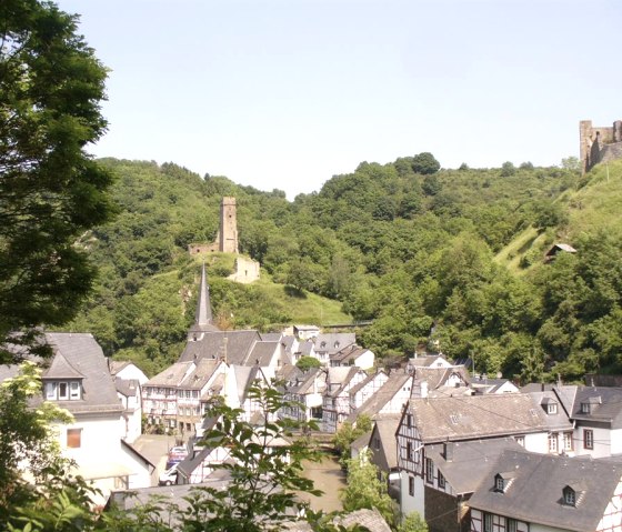 Dorf mit Philippsburg Dorf mit Philippsburg