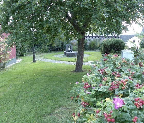 Kleiner Dorfplatz in Anschau, © Foto: Verbandsgemeinde Vordereifel, Quelle: Touristik-Büro Vordereifel Kleiner Dorfplatz in Anschau, © Foto: Verbandsgemeinde Vordereifel, Quelle: Touristik-Büro Vordereifel