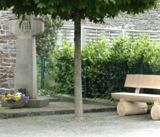 Dorfplatz von Lind, © Verbandsgemeinde Vordereifel Dorfplatz von Lind, © Verbandsgemeinde Vordereifel