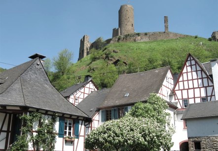 Monreal Blick zur Burg, © Foto: Ingo Becker, Quelle: Touristik-Büro Vordereifel Monreal Blick zur Burg, © Foto: Ingo Becker, Quelle: Touristik-Büro Vordereifel