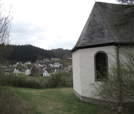 Blick zur Kapelle, © Foto: Svenja Schulze-Entrup, Quelle: Touristik-Büro Vordereifel Blick zur Kapelle, © Foto: Svenja Schulze-Entrup, Quelle: Touristik-Büro Vordereifel