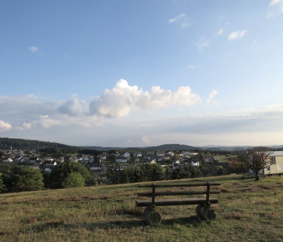 Blick auf Arft mit Wacholderwagen, © Foto: Svenja Schulze-Entrup, Quelle: Touristik-Büro Vordereifel Blick auf Arft mit Wacholderwagen, © Foto: Svenja Schulze-Entrup, Quelle: Touristik-Büro Vordereifel