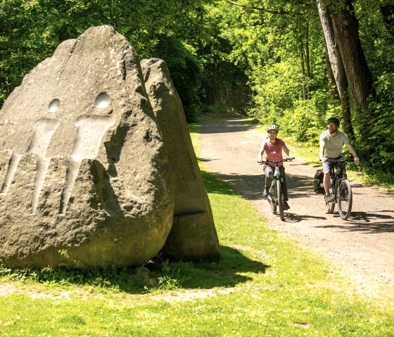 Vulkanpark-Radweg, Skulptur im Nettepark, © Eifel Tourismus GmbH, Dominik Ketz Vulkanpark-Radweg, Skulptur im Nettepark, © Eifel Tourismus GmbH, Dominik Ketz