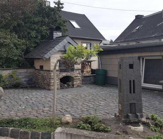 Der "Dorfbackes", © Foto: Svenja Schulze-Entrup, Quelle: Touristik-Büro Vordereifel Der "Dorfbackes", © Foto: Svenja Schulze-Entrup, Quelle: Touristik-Büro Vordereifel