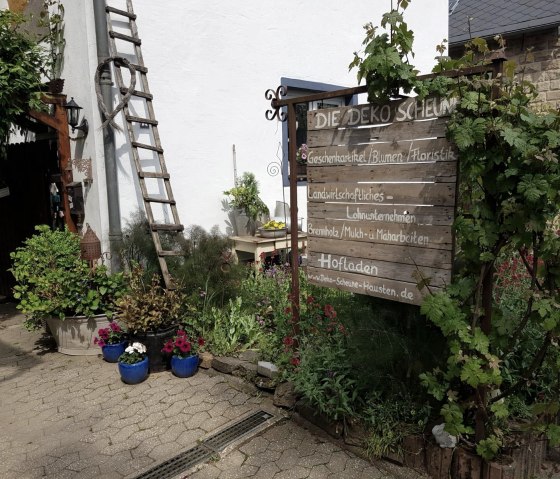 Blick in den Hof, © Foto: Sommer/Meier, Quelle: Deko-Scheune Hausten Blick in den Hof, © Foto: Sommer/Meier, Quelle: Deko-Scheune Hausten