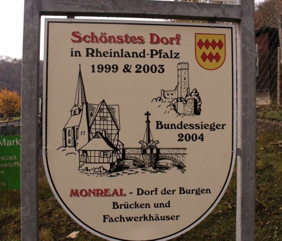 Ortseinfahrt Ortseinfahrt