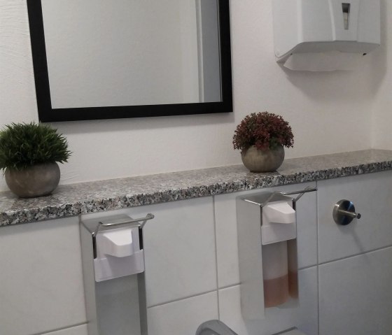 Desinfektion + Seife Desinfektion + Seife