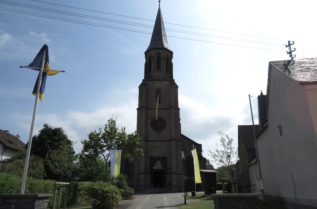 Kirche St. Kastor und Katharina, © Foto: Svenja Schulze-Entrup, Quelle: Touristik-Büro Vordereifel Kirche St. Kastor und Katharina, © Foto: Svenja Schulze-Entrup, Quelle: Touristik-Büro Vordereifel