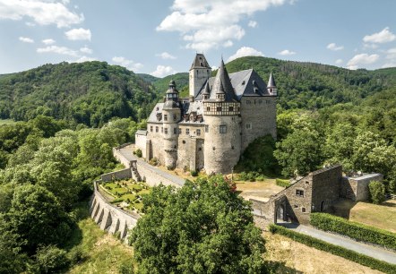 Blick auf Schloss Bürresheim, © Eifel Tourismus GmbH, Dominik Ketz Blick auf Schloss Bürresheim, © Eifel Tourismus GmbH, Dominik Ketz