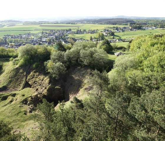 Vom Vulkanismus geprägte Landschaft, © Foto: Laura Rinneburger, Quelle: Touristik-Büro Vordereifel Vom Vulkanismus geprägte Landschaft, © Foto: Laura Rinneburger, Quelle: Touristik-Büro Vordereifel
