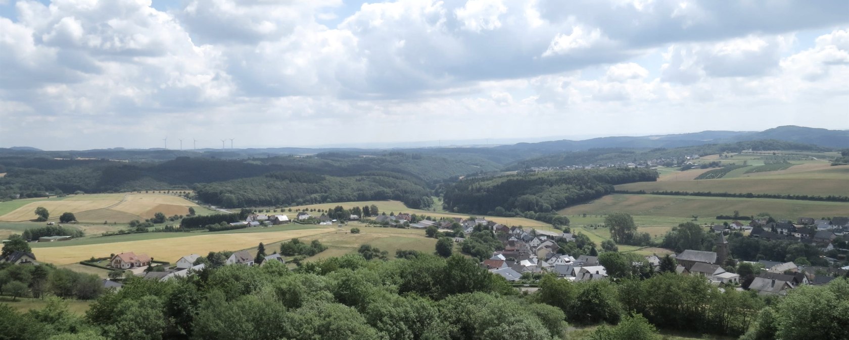 Blick auf Boos vom Booser Eifelturm, © Foto: Svenja Schulze-Entrup, Quelle: Touristik-Büro Vordereifel Blick auf Boos vom Booser Eifelturm, © Foto: Svenja Schulze-Entrup, Quelle: Touristik-Büro Vordereifel