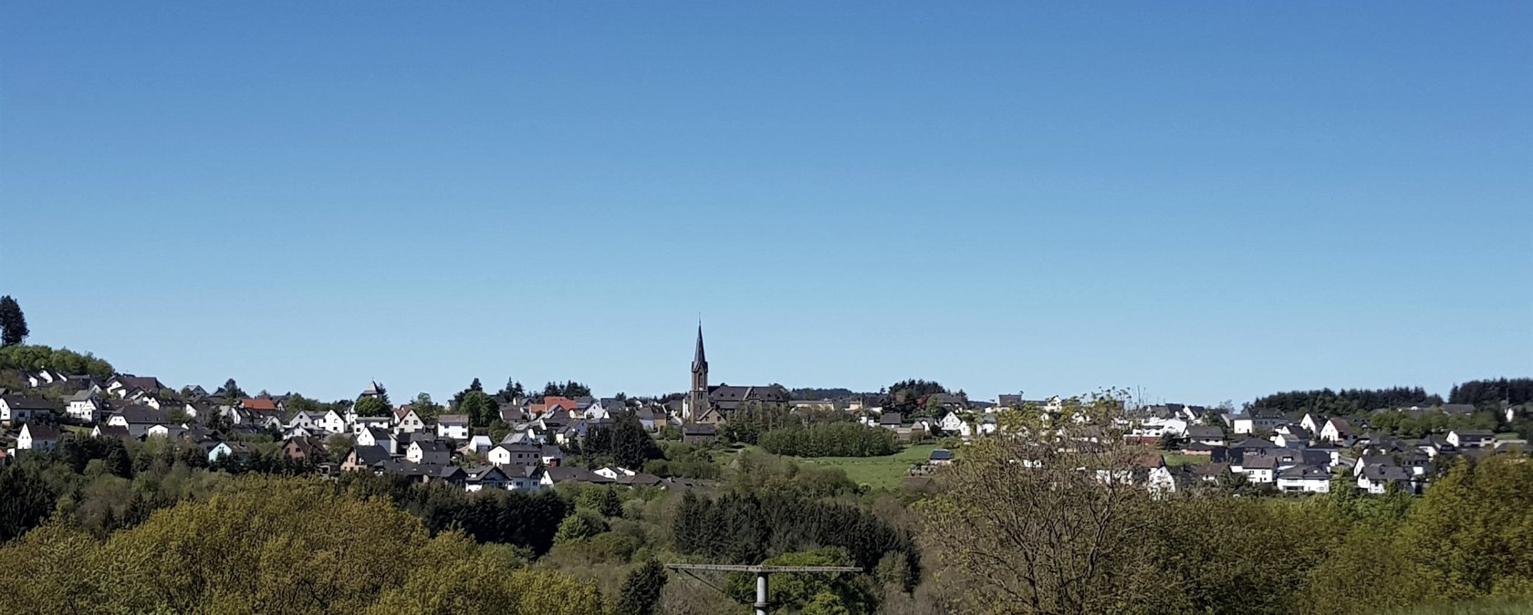 Blick auf Langenfeld, © Foto: Svenja Schulze-Entrup, Quelle: Touristik-Büro Vordereifel Blick auf Langenfeld, © Foto: Svenja Schulze-Entrup, Quelle: Touristik-Büro Vordereifel