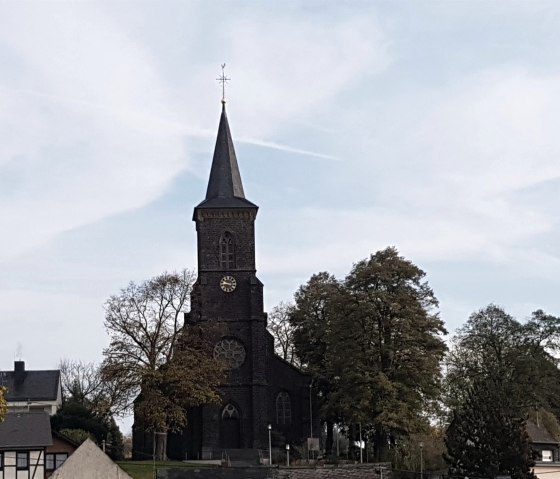 Außenansicht Kirche, © Foto: Svenja Schulze-Entrup, Quelle: Touristik-Büro Vordereifel Außenansicht Kirche, © Foto: Svenja Schulze-Entrup, Quelle: Touristik-Büro Vordereifel