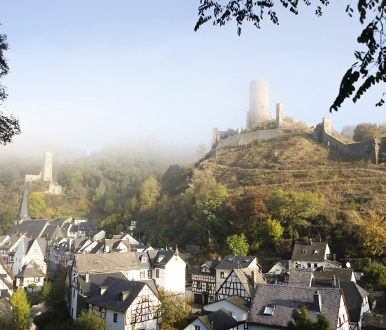 Monrealer Burgen im Nebel, © Laura Rinneburger Monrealer Burgen im Nebel, © Laura Rinneburger