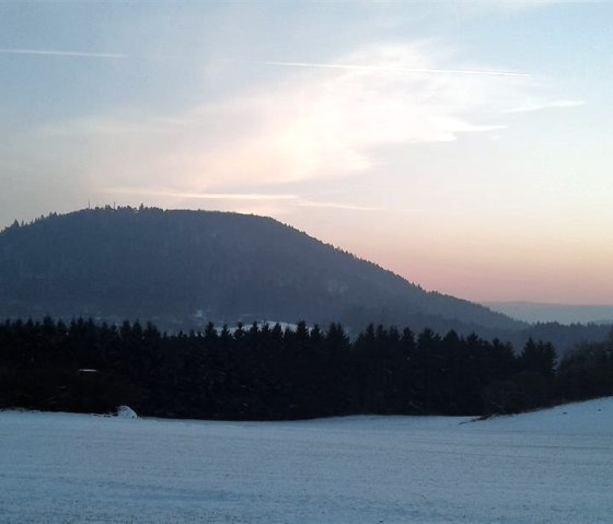 Hochsimmer bei Sonnenuntergang im Winter Hochsimmer bei Sonnenuntergang im Winter