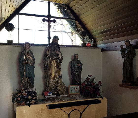 Innenansicht Kapelle Baar-Freilingen, © Foto: Svenja Schulze-Entrup, Quelle: Touristik-Büro Vordereifel Innenansicht Kapelle Baar-Freilingen, © Foto: Svenja Schulze-Entrup, Quelle: Touristik-Büro Vordereifel