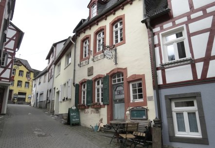 Cafe Pl&uuml;sch im Fachwerkdorf Monreal, &copy; Foto: Svenja Schulze-Entrup, Quelle: Touristik-B&uuml;ro Vordereifel