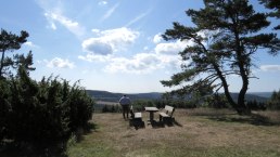 Rastplatz auf dem Kindgen, &copy; Foto: Svenja Schulze-Entrup, Quelle: Touristik-B&uuml;ro Vordereifel