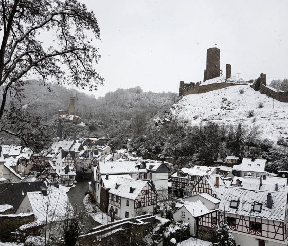 Blick von der Nierstra&szlig;e &uuml;ber den Ortskern