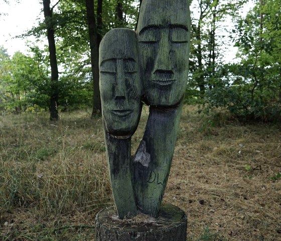Skulptur zwei Gesichter im Landschaftspark, &copy; Laura Rinneburger