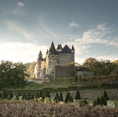 Schloss B&uuml;rresheim bei Sonnenuntergang