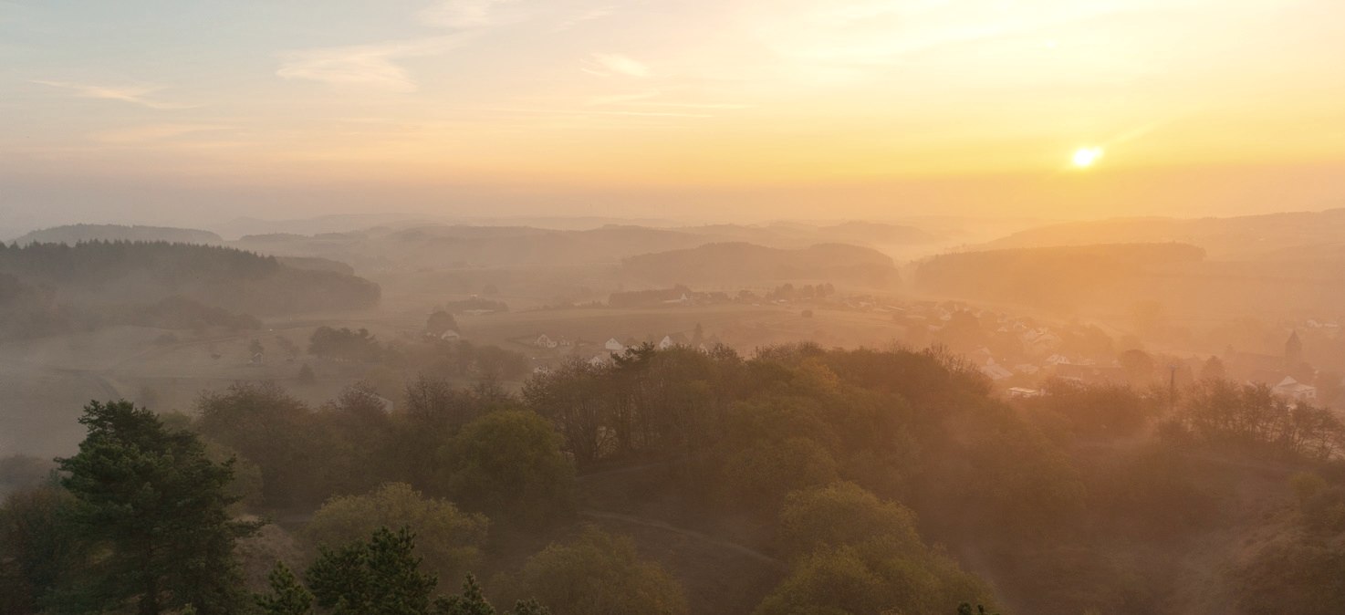 Lever de soleil depuis la tour Eiffel de Boos sur le Stumpfarmweg, © Laura Rinneburger