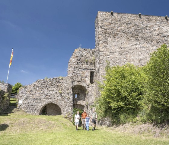 Blick auf die Virneburg, &copy; K.P. Kappest/REMET