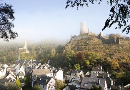 Monrealer Burgen im Nebel, &copy; Laura Rinneburger