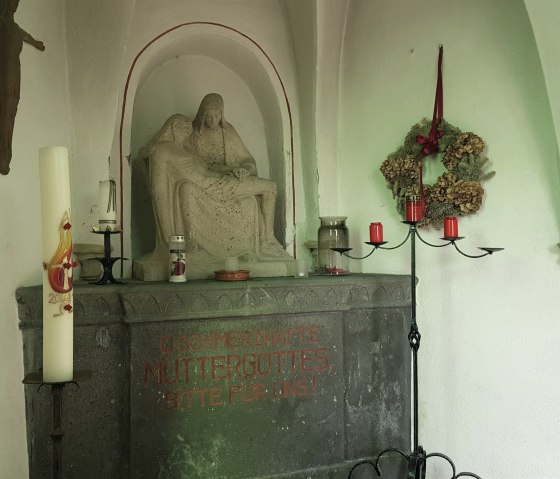 Chapel in Ettringen - Altar, &copy; Foto: Svenja Schulze-Entrup, Quelle: Touristik-B&uuml;ro Vordereifel