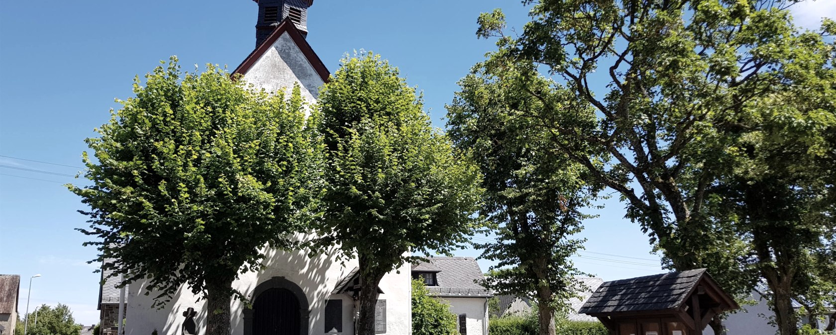 Außenansicht der Kapelle, © Foto: Svenja Schulze-Entrup, Quelle: Touristik-Büro Vordereifel