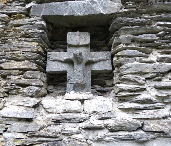 Kreuz in der Klosterruine, © Svenja Schulze Entrup