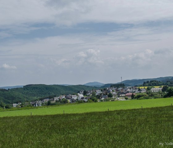 Vertes prairies et collines bois&eacute;es autour d'Arft, &copy; Volker Windheuser