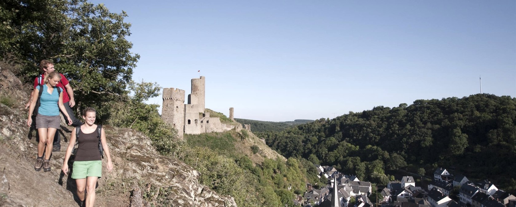 Monrealer ritterschlag Blick auf Burgern, &copy; Kappest