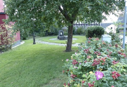 Kleiner Dorfplatz in Anschau, &copy; Foto: Verbandsgemeinde Vordereifel, Quelle: Touristik-B&uuml;ro Vordereifel