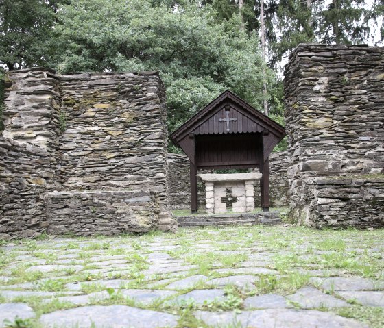 Klosterruine mit Altar, &copy; Svenja Schulze Entrup