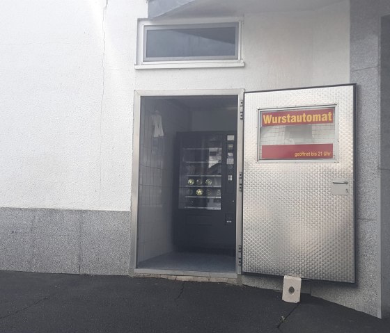 Eingang zum Wurstautomat, &copy; Touristik-B&uuml;ro Vordereifel