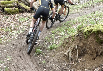 Mountainbiker in der Eifel beim Bulls Cup in Boos